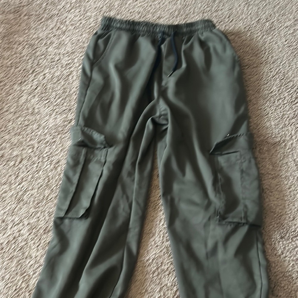 Dark green baggy cargo pants